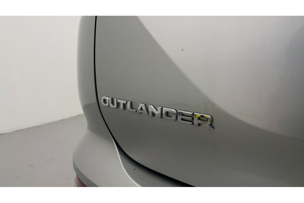 2022 Mitsubishi Outlander ES ZM