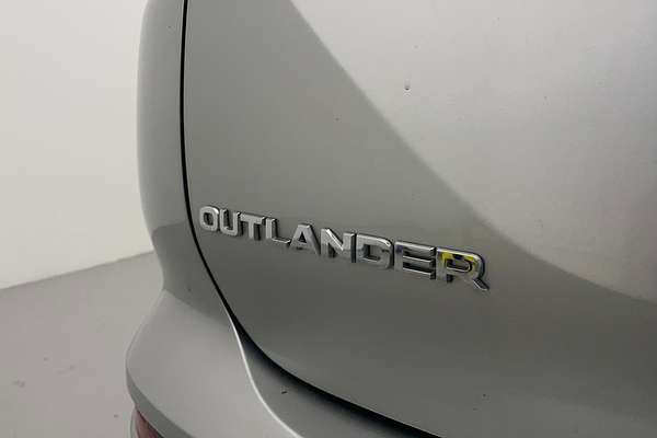 2022 Mitsubishi Outlander ES ZM
