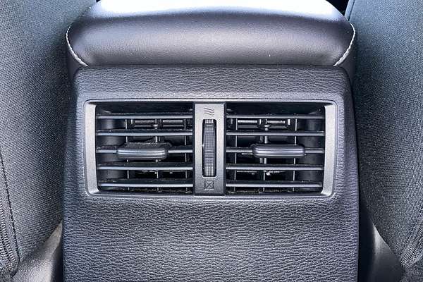 2022 Mitsubishi Outlander ES ZM