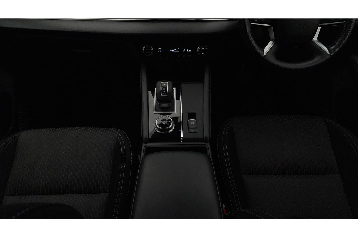 2022 Mitsubishi Outlander ES ZM