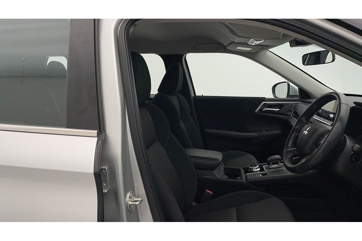 2022 Mitsubishi Outlander ES ZM