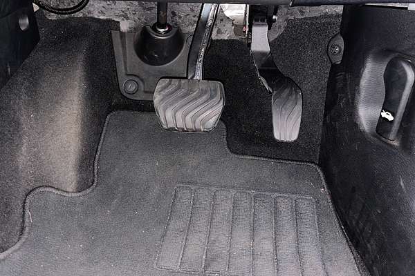 2022 Mitsubishi Outlander ES ZM