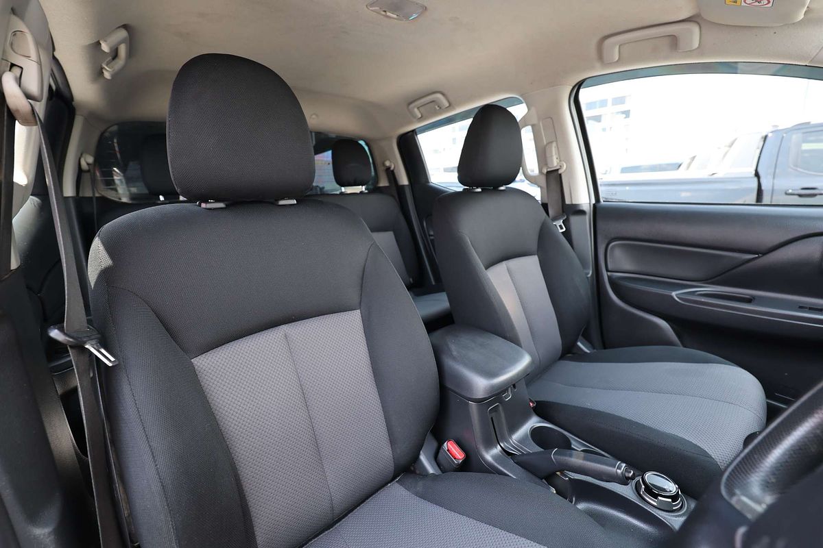 2020 Mitsubishi Triton GLX MR 4X4