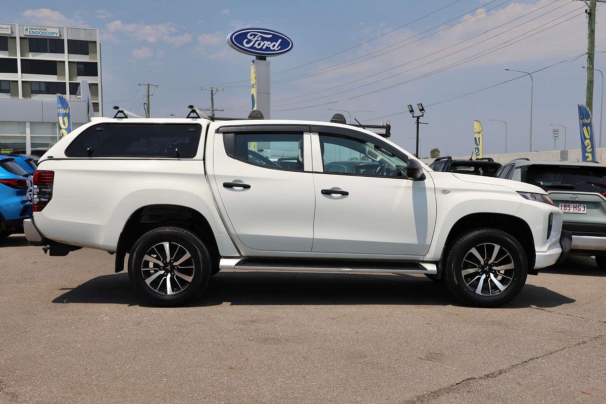 2020 Mitsubishi Triton GLX MR 4X4