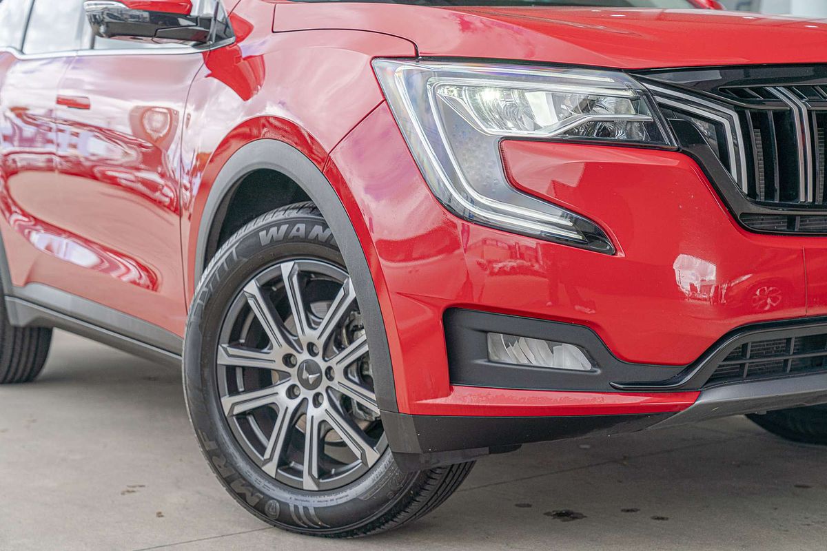 2024 Mahindra XUV700 AX7L