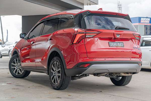 2024 Mahindra XUV700 AX7L