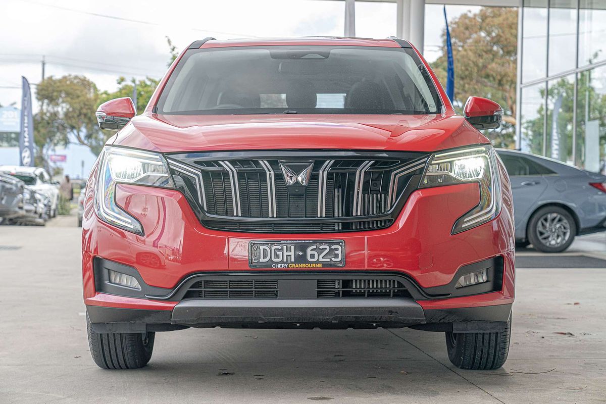 2024 Mahindra XUV700 AX7L