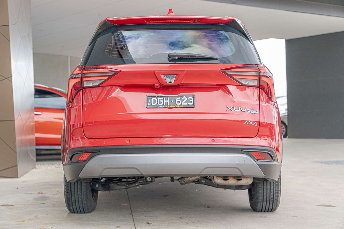 2024 Mahindra XUV700 AX7L