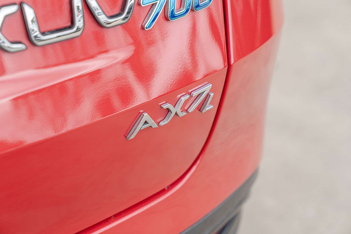2024 Mahindra XUV700 AX7L