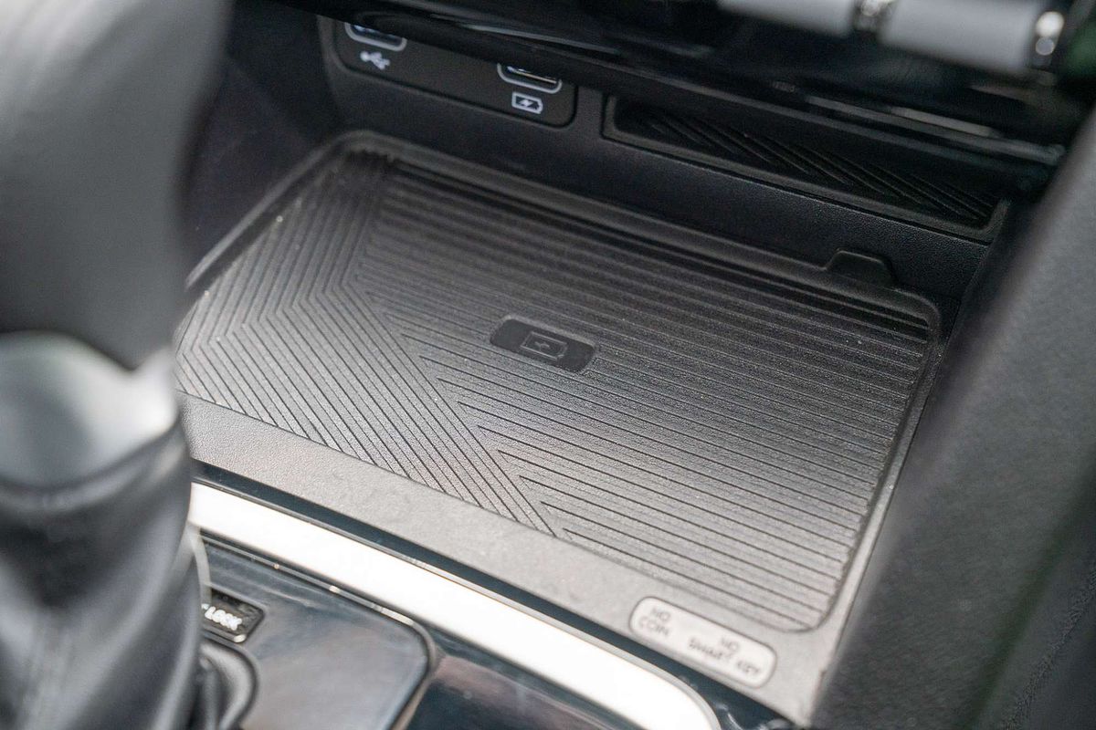 2024 Mahindra XUV700 AX7L