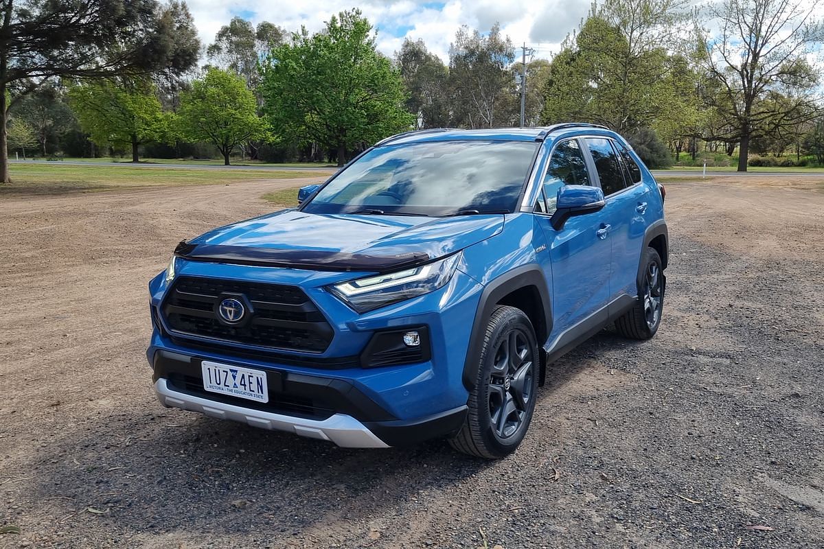 2021 Toyota RAV4 Edge AXAH54R