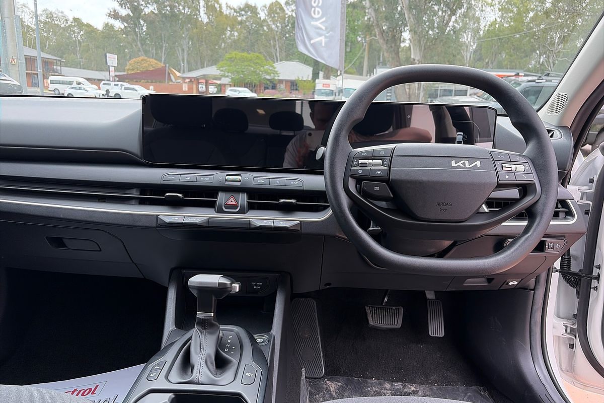 2025 Kia K4 Sport CL4m