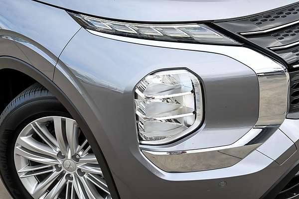 2022 Mitsubishi Outlander ES ZM