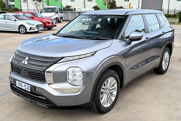 2022 Mitsubishi Outlander ES ZM