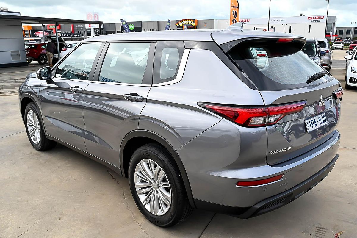 2022 Mitsubishi Outlander ES ZM