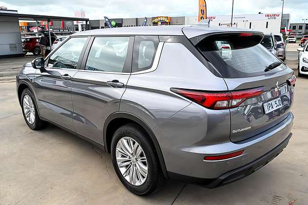 2022 Mitsubishi Outlander ES ZM