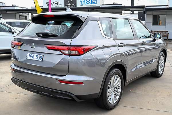 2022 Mitsubishi Outlander ES ZM