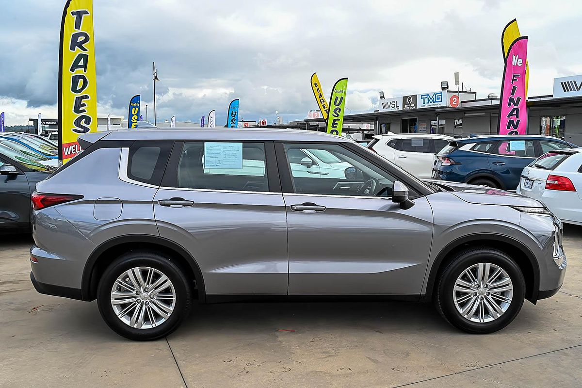 2022 Mitsubishi Outlander ES ZM