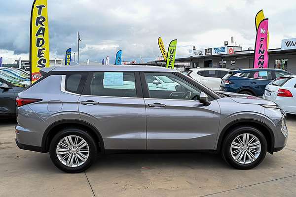 2022 Mitsubishi Outlander ES ZM