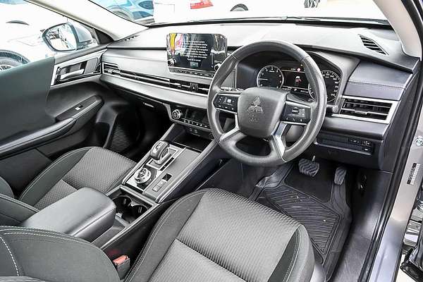 2022 Mitsubishi Outlander ES ZM