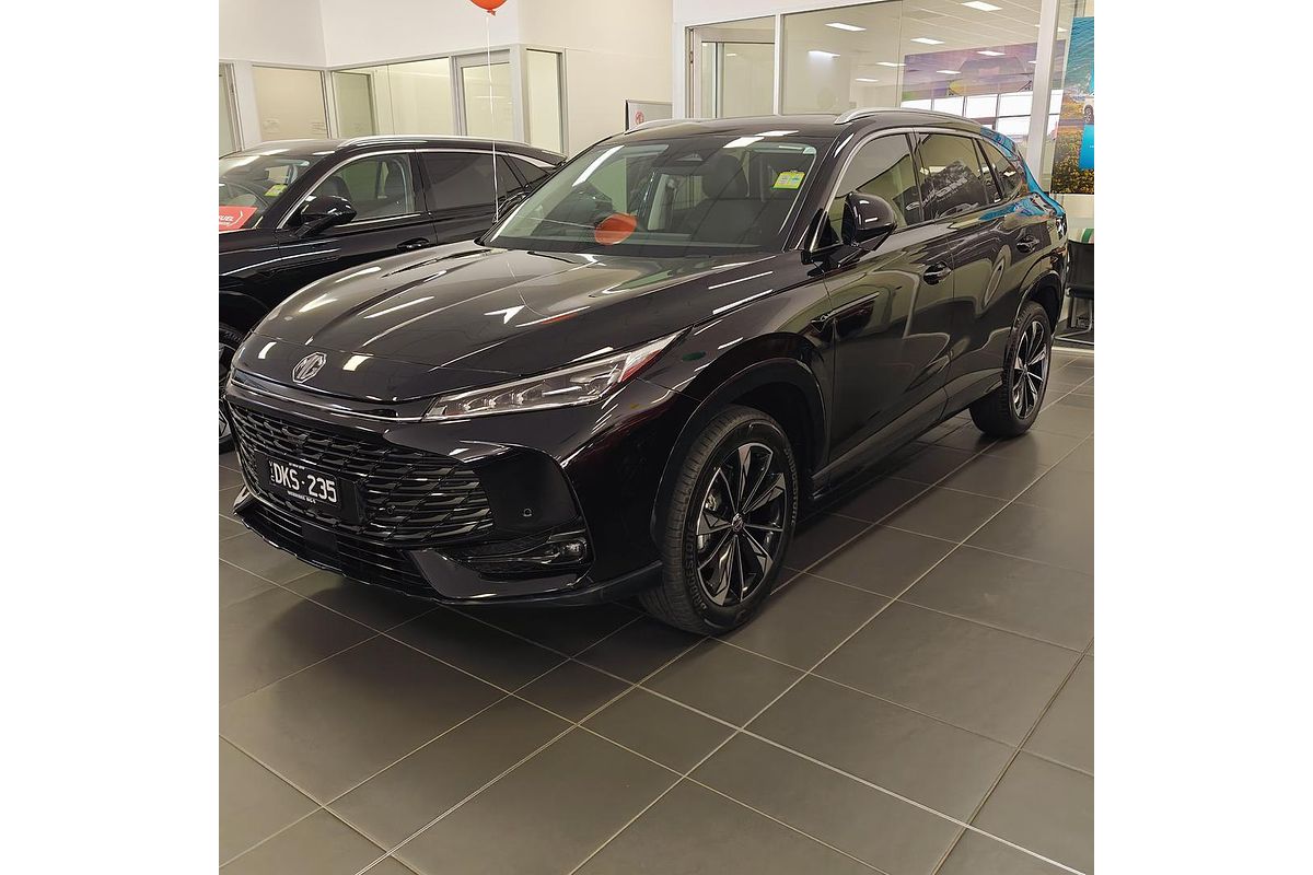2025 MG HS Essence AS33