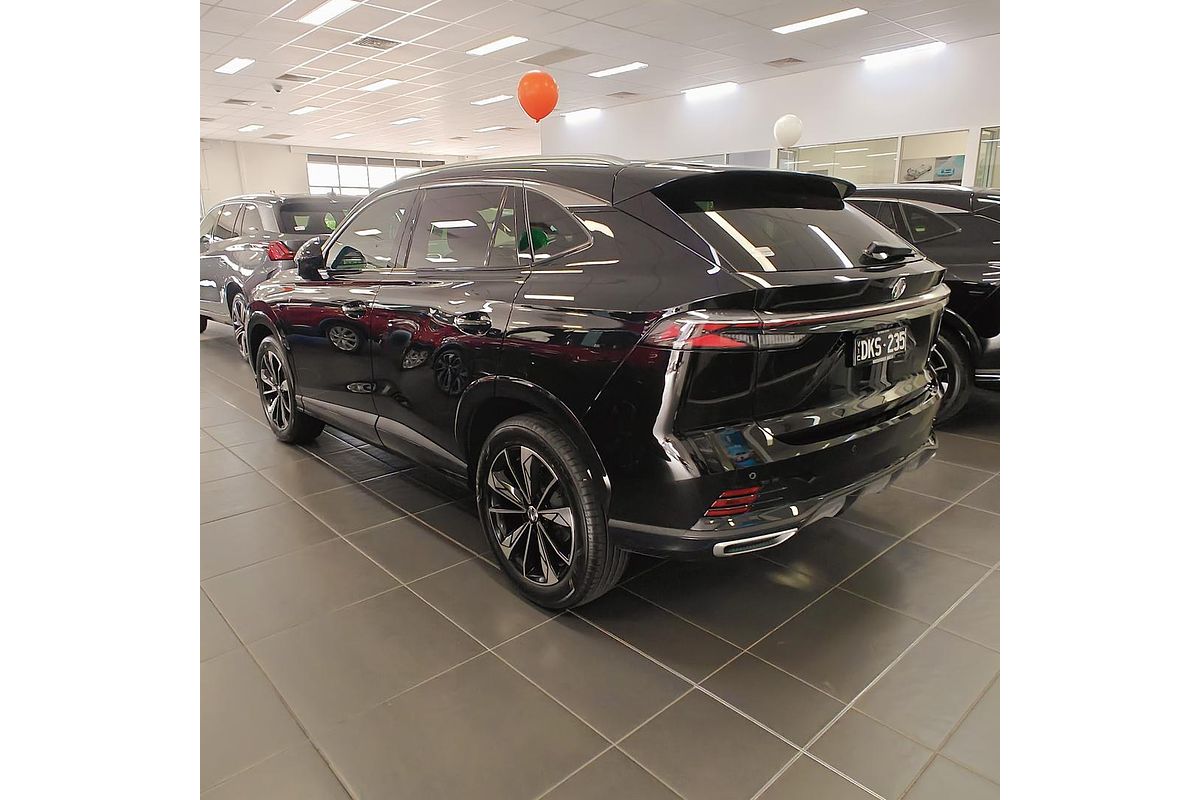 2025 MG HS Essence AS33