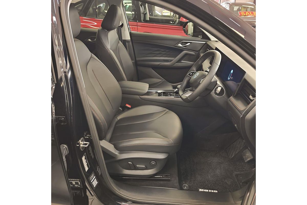 2025 MG HS Essence AS33