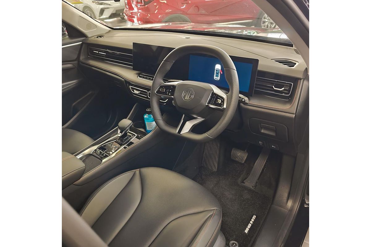 2025 MG HS Essence AS33