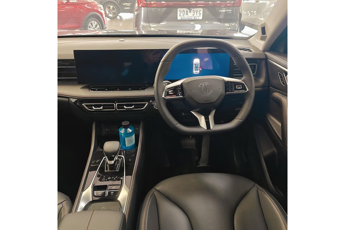 2025 MG HS Essence AS33