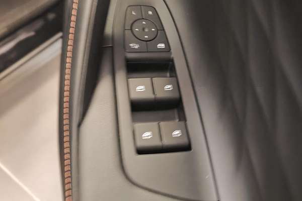 2025 MG HS Essence AS33