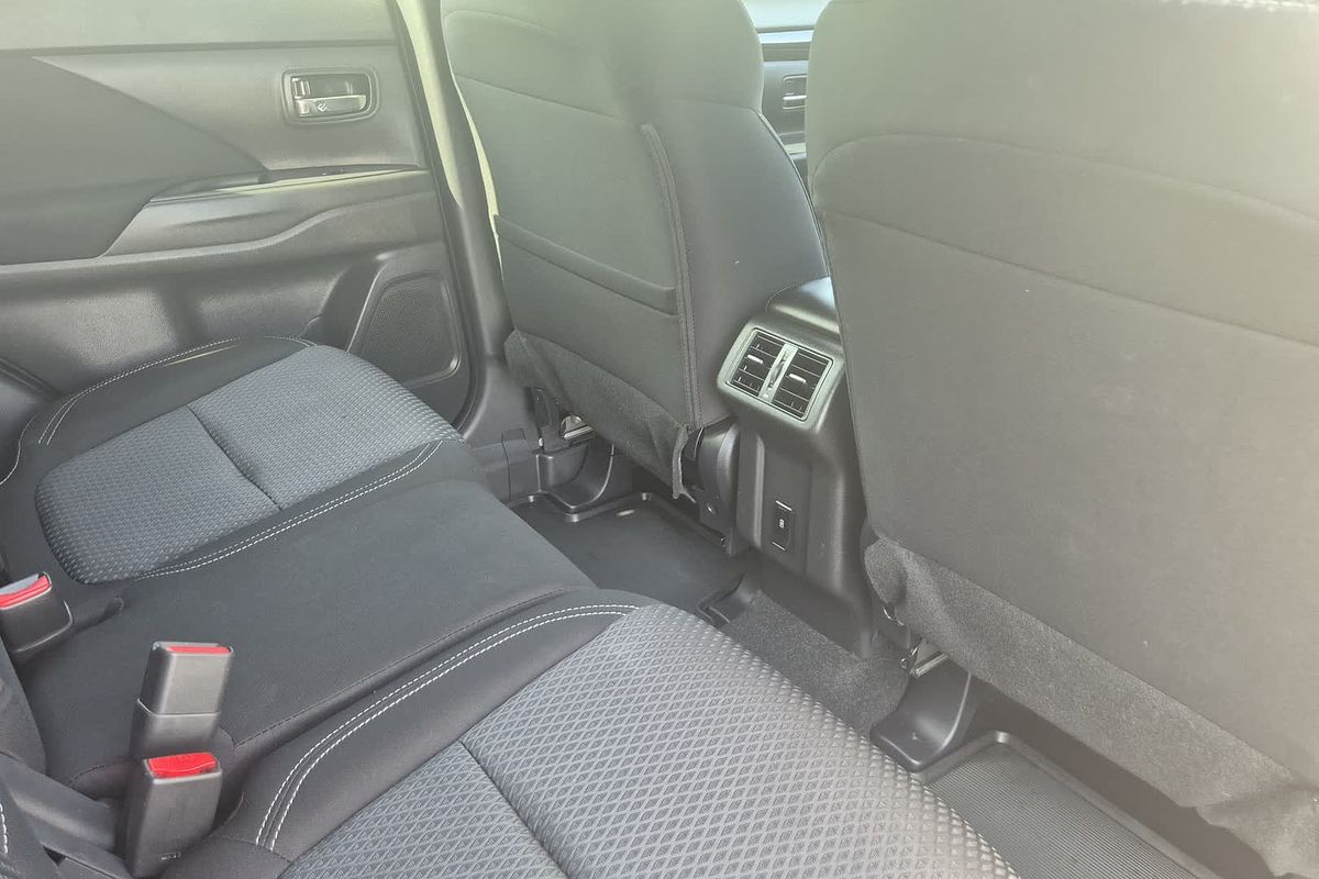 2021 Mitsubishi Outlander ES ZL