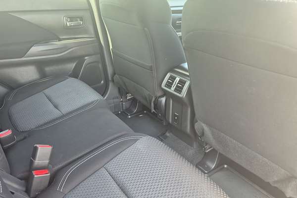 2021 Mitsubishi Outlander ES ZL