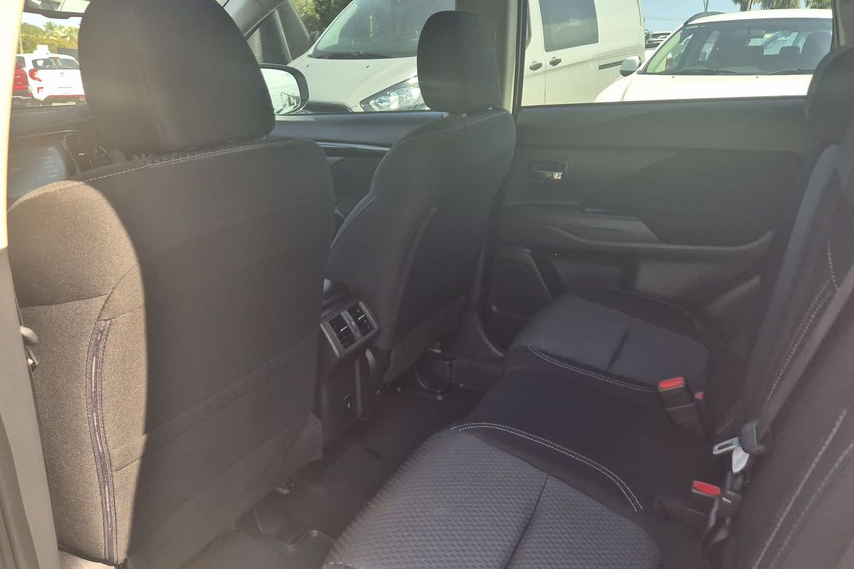 2021 Mitsubishi Outlander ES ZL