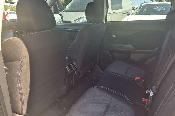 2021 Mitsubishi Outlander ES ZL