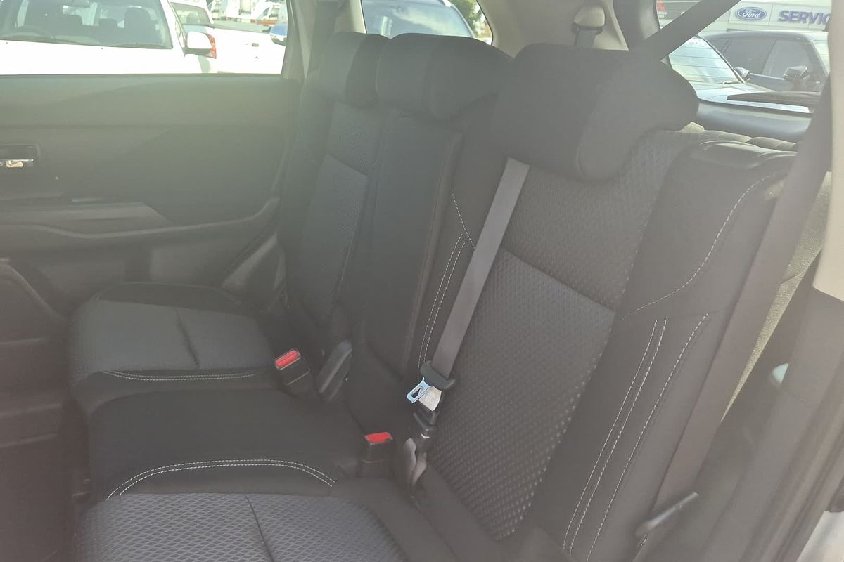 2021 Mitsubishi Outlander ES ZL