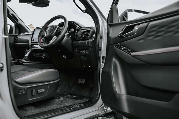 2025 Isuzu D-MAX X-TERRAIN  4X4