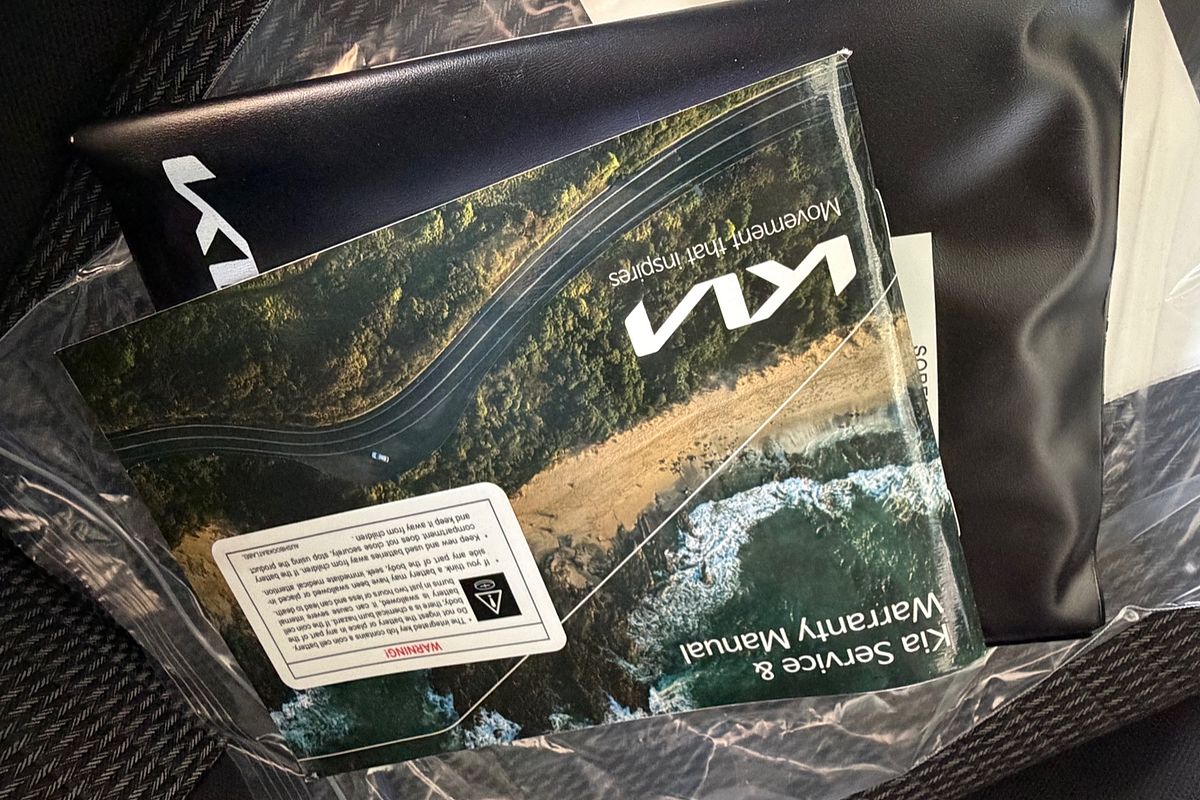 2022 Kia Sorento S MQ4