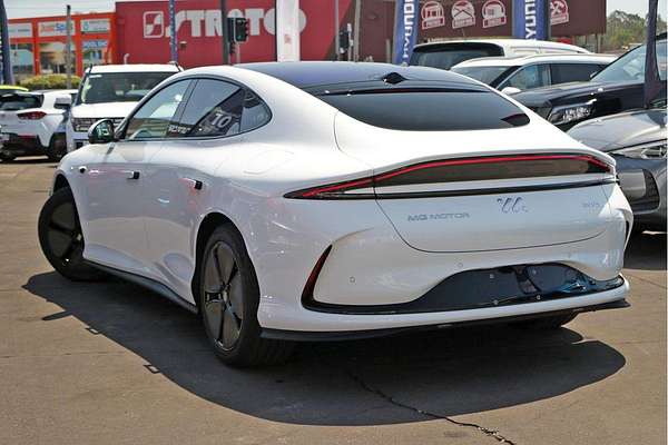 2025 MG IM5 Platinum P12L