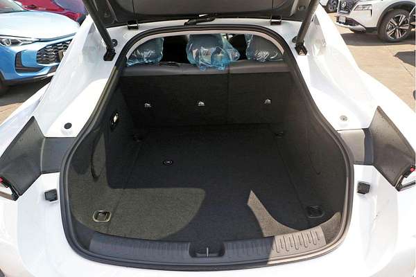 2025 MG IM5 Platinum P12L