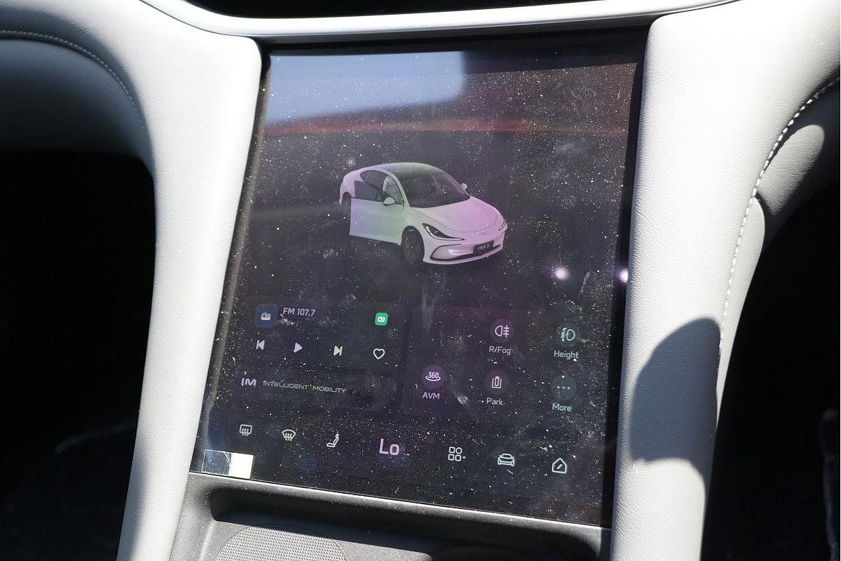 2025 MG IM5 Platinum P12L