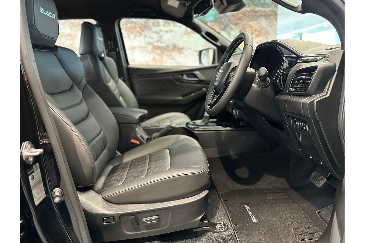 2025 Isuzu D-MAX BLADE 4X4