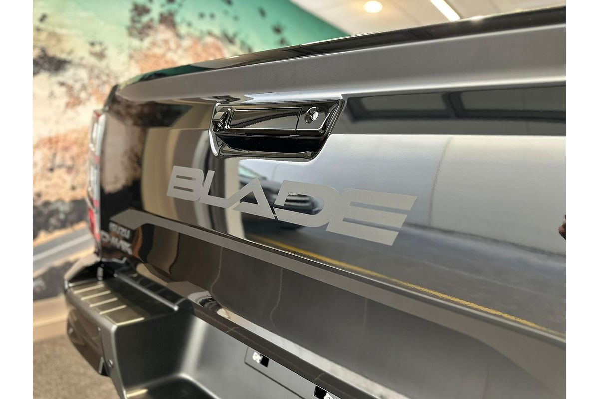 2025 Isuzu D-MAX BLADE 4X4