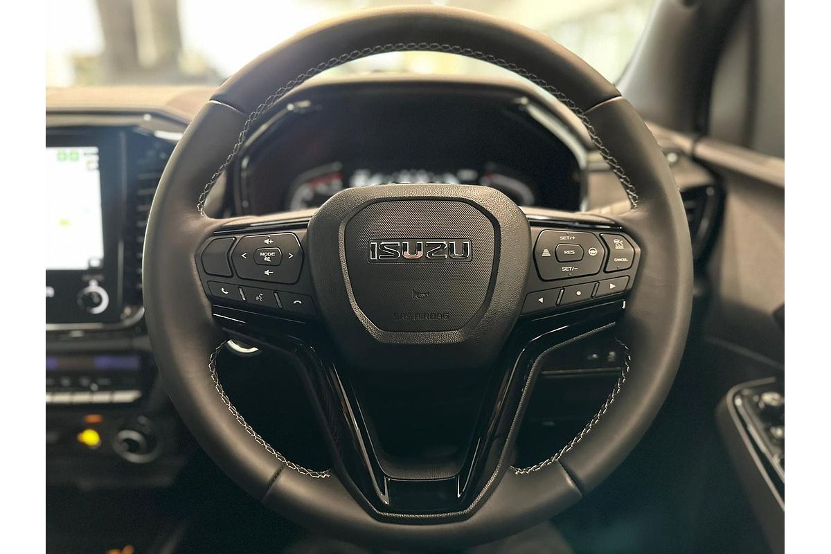 2025 Isuzu D-MAX BLADE 4X4