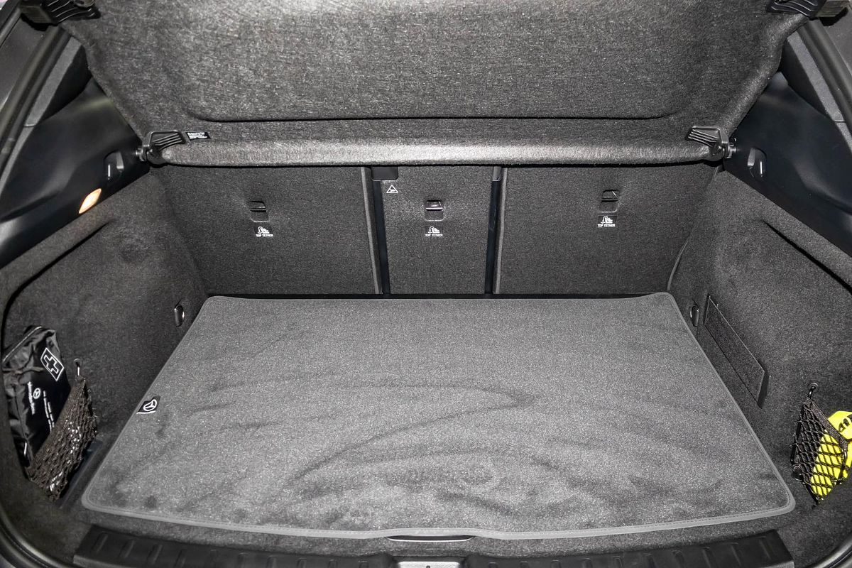 2025 Mercedes-Benz GLA-Class GLA200 H247