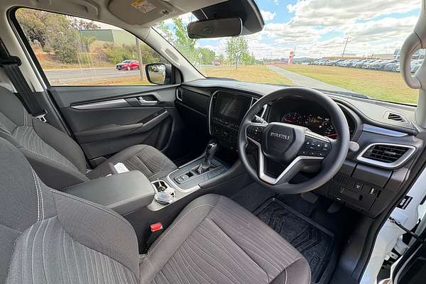 2024 Isuzu MU-X LS-M