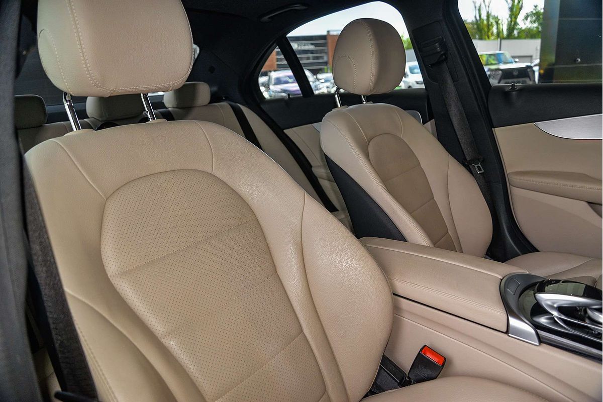 2017 Mercedes-Benz C-Class C200 W205