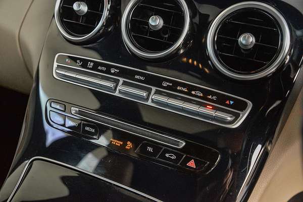 2017 Mercedes-Benz C-Class C200 W205