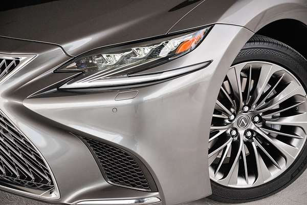 2018 Lexus LS LS500h Sports Luxury GVF50R