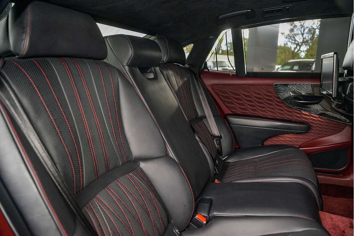 2018 Lexus LS LS500h Sports Luxury GVF50R