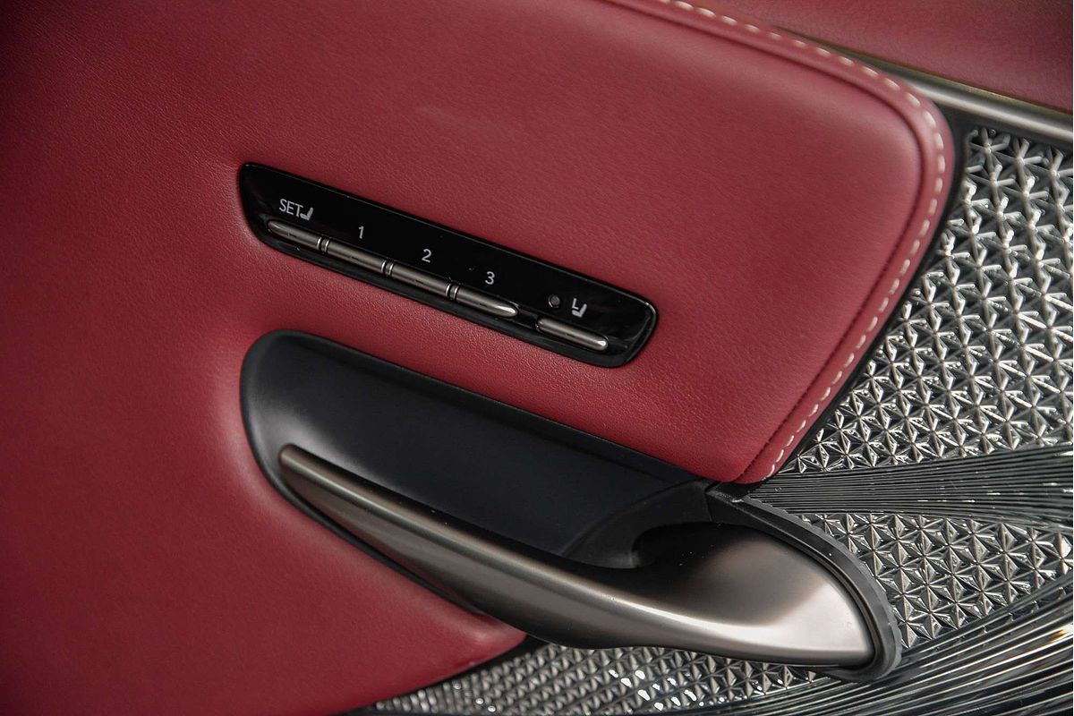 2018 Lexus LS LS500h Sports Luxury GVF50R